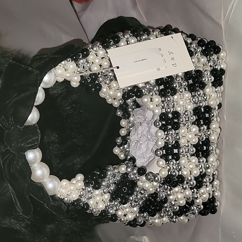 Elegant Black and White Beaded Women's Bag - Picture 7 of 11